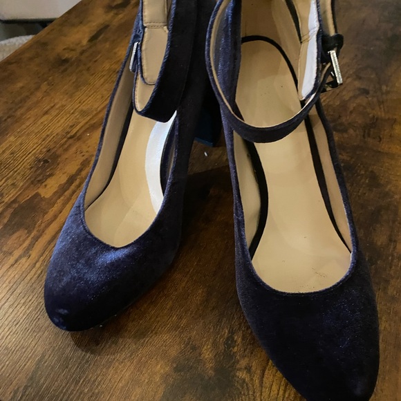 Nine West Square Heeled Velvet Heels - Picture 3 of 7